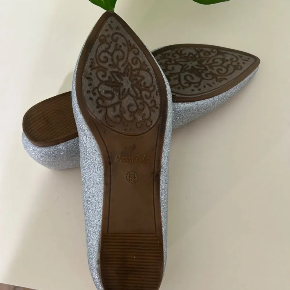 Women’s Silver Glitter Ballet Flats size 5.5 - Picture 4 of 4